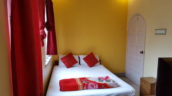 Hotel New White Palace *