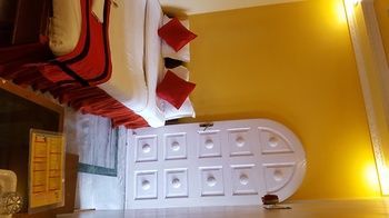 New White Palace * Kolkata