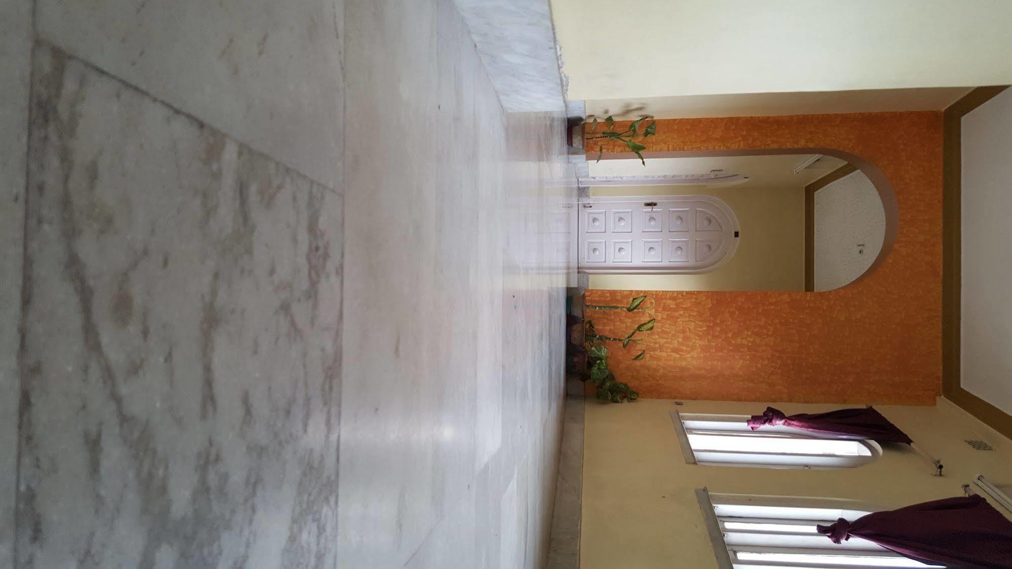 New White Palace Hotel Kolkata