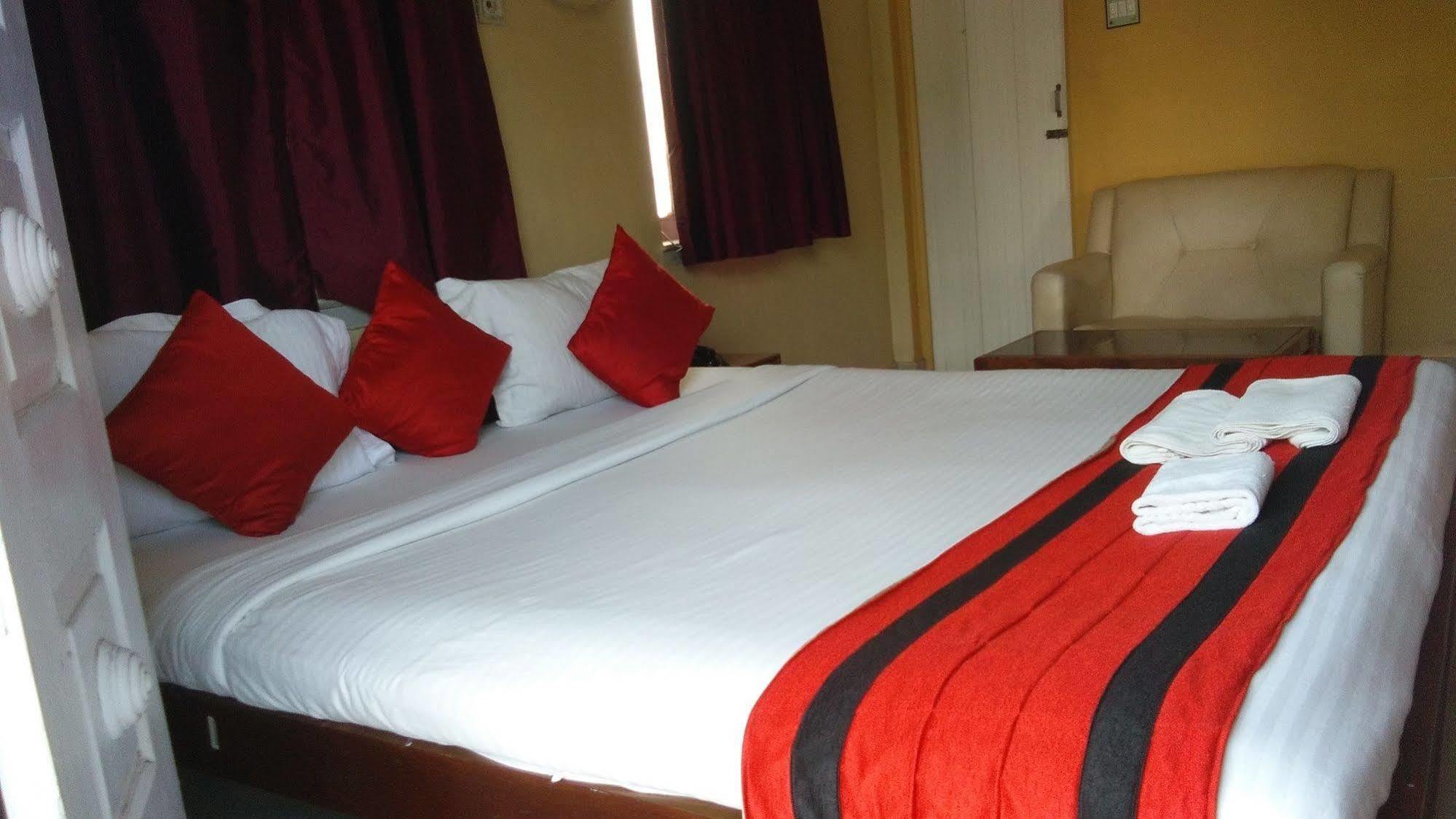 New White Palace Hotel *