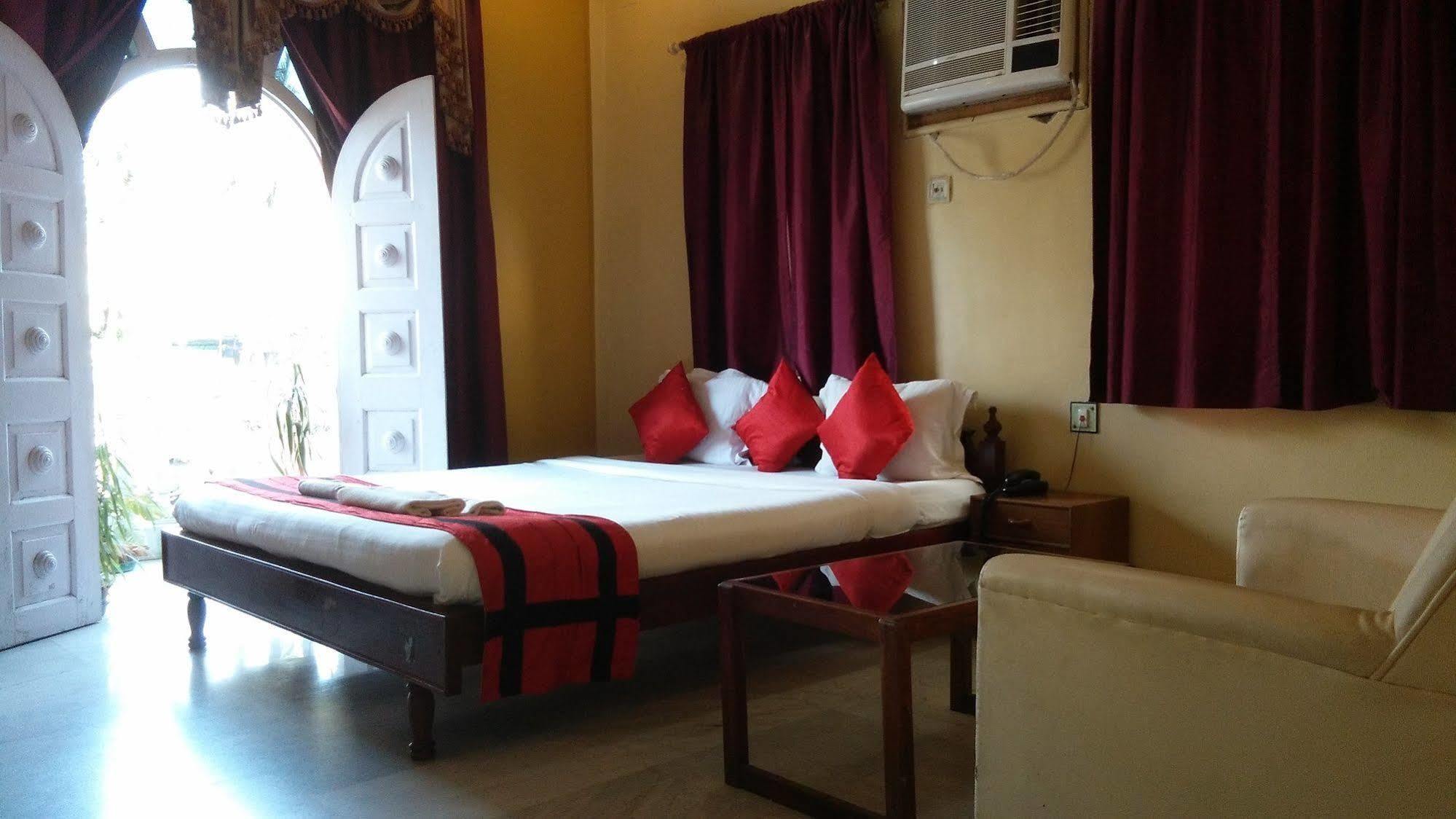 New White Palace * Kolkata
