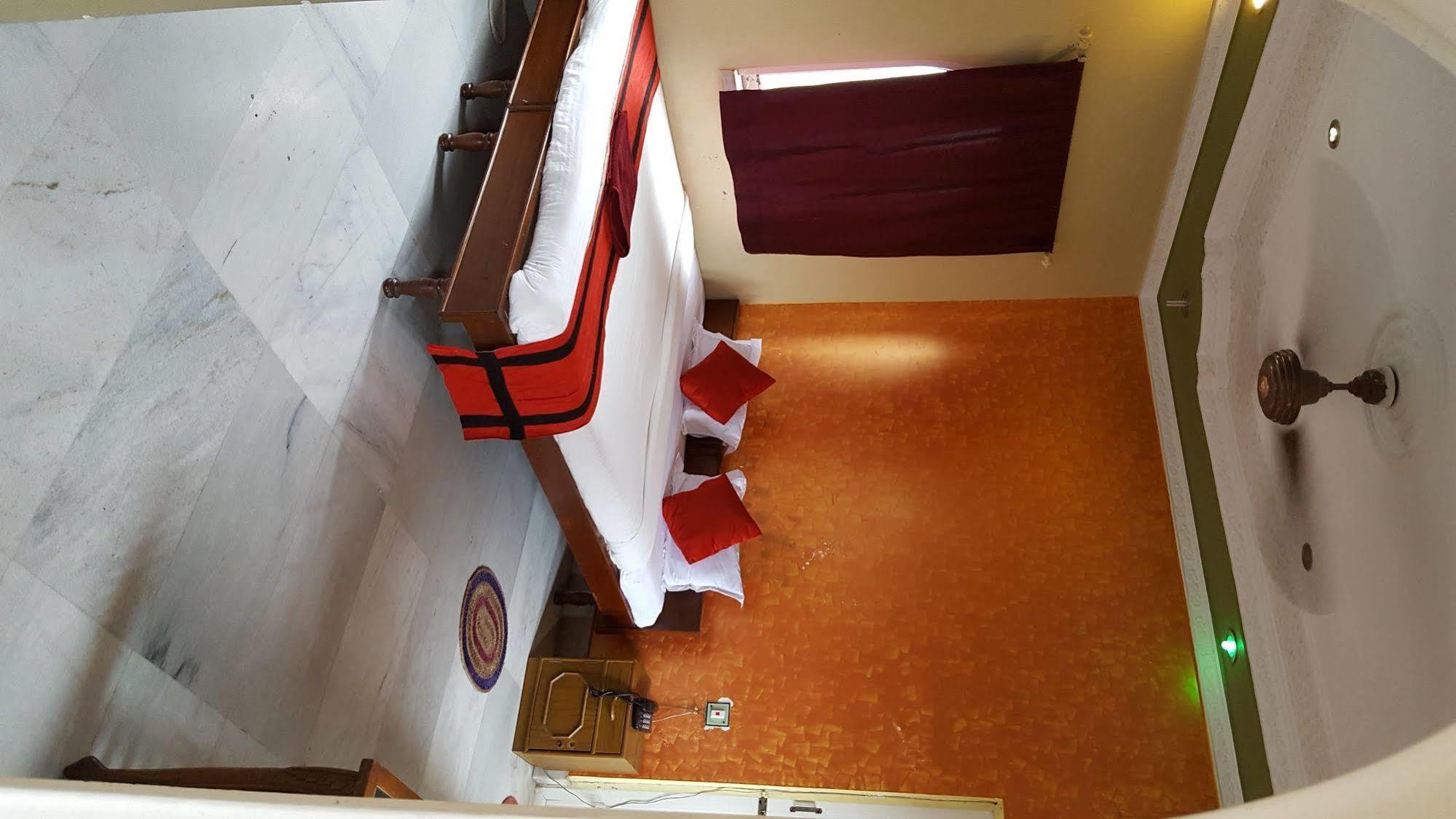New White Palace Hotel